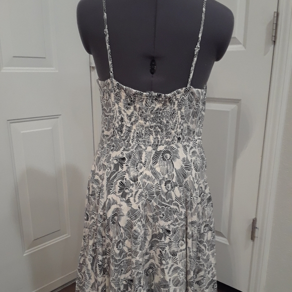 💕HP💕Old Navy patterned sun dress - Picture 7 of 10